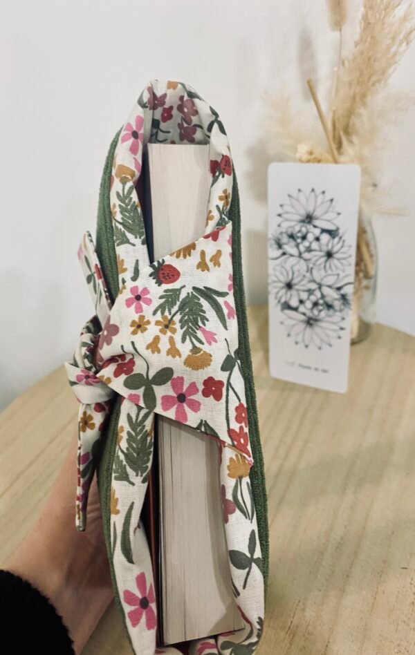 Protège livre de poche