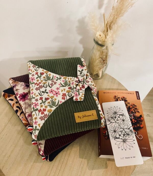 Protège livre de poche